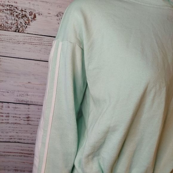 Womans Pullover Short Cut Hoddie with Drawstring - Picture 9 of 11